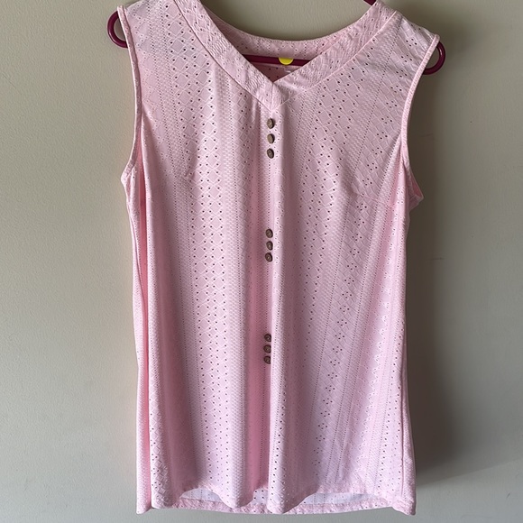 Women’s Sz Medium Light Weight Tanktop with 3 sets of 3 paired buttons on front - Picture 3 of 4